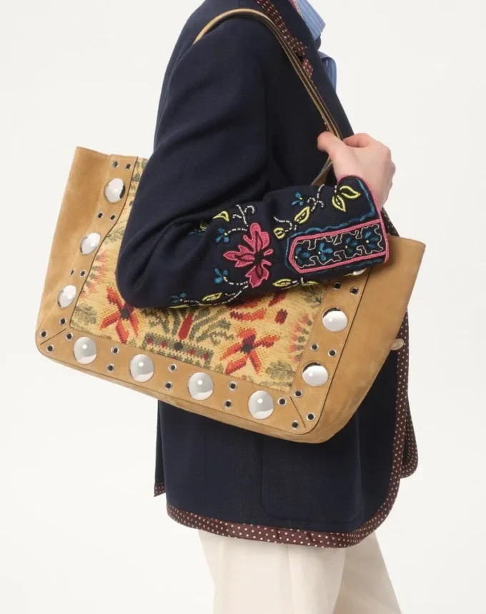 Chaqueta de lino de botonadura sencilla con bordados de abalorios y parches Chaqueta de lino de botonadura sencilla con bordados de abalorios y parches
