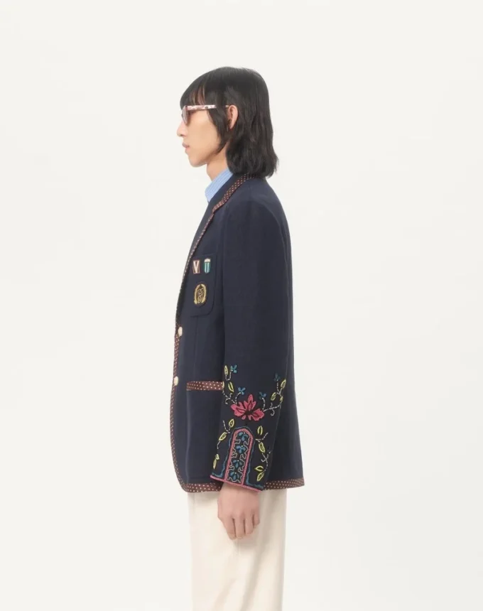 Chaqueta de lino de botonadura sencilla con bordados de abalorios y parches Chaqueta de lino de botonadura sencilla con bordados de abalorios y parches