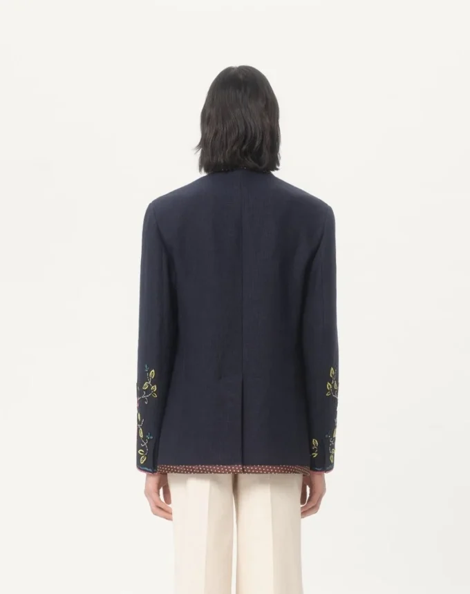 Chaqueta de lino de botonadura sencilla con bordados de abalorios y parches Chaqueta de lino de botonadura sencilla con bordados de abalorios y parches