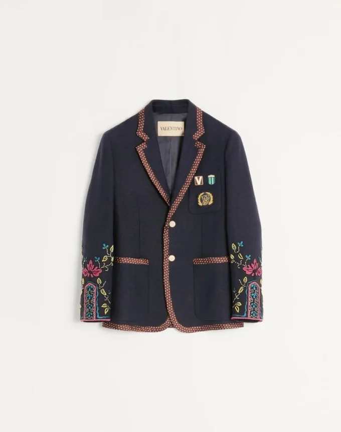 Chaqueta de lino de botonadura sencilla con bordados de abalorios y parches Chaqueta de lino de botonadura sencilla con bordados de abalorios y parches