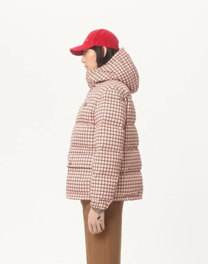 Chaqueta de nylon con capucha y parche VLogo Chaqueta de nylon con capucha y parche VLogo