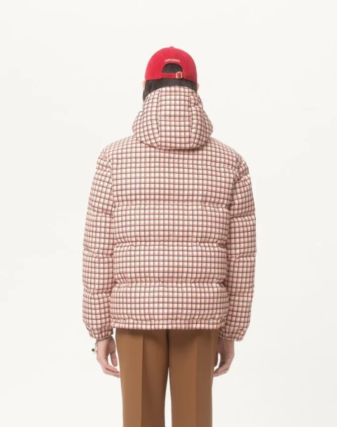 Chaqueta de nylon con capucha y parche VLogo Chaqueta de nylon con capucha y parche VLogo