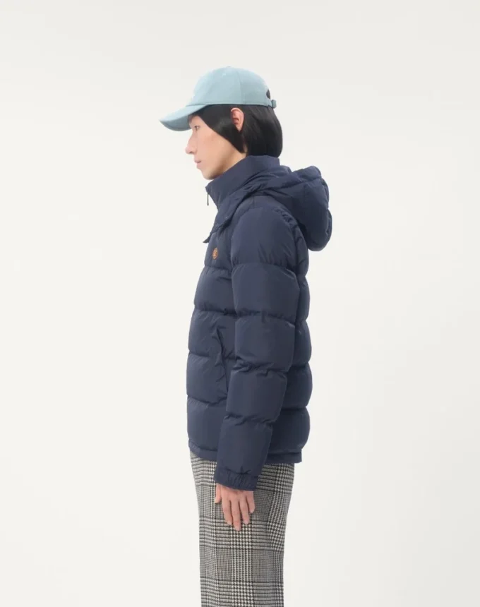 Chaqueta de nylon con capucha y parche VLogo Chaqueta de nylon con capucha y parche VLogo