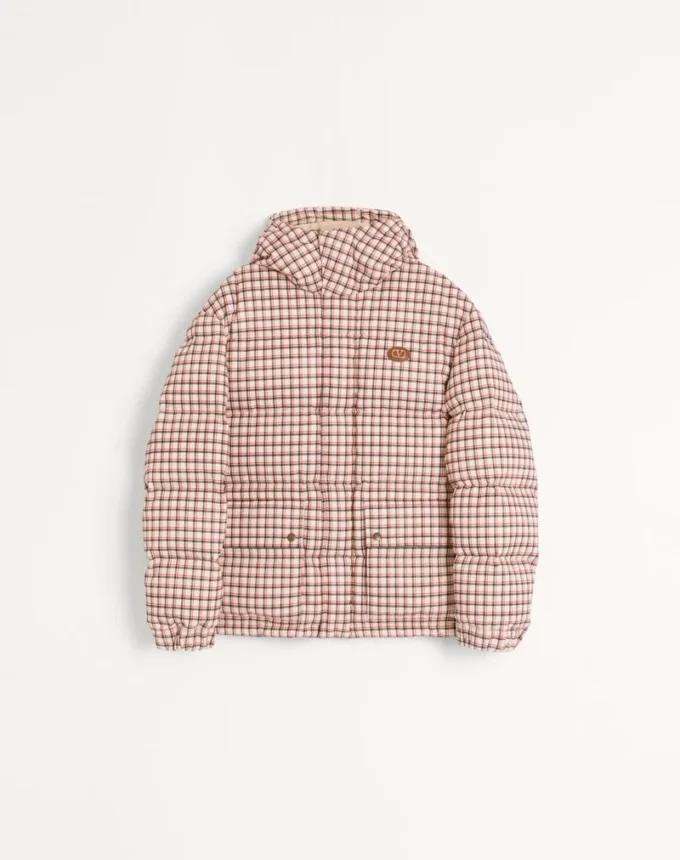 Chaqueta de nylon con capucha y parche VLogo Chaqueta de nylon con capucha y parche VLogo