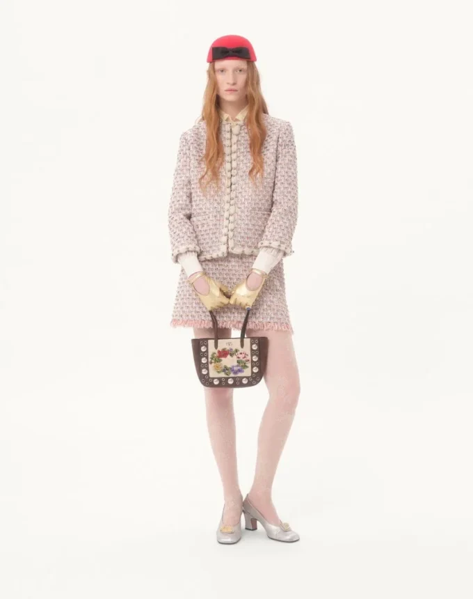 Chaqueta de tweed con cinta bordada Chaqueta de tweed con cinta bordada