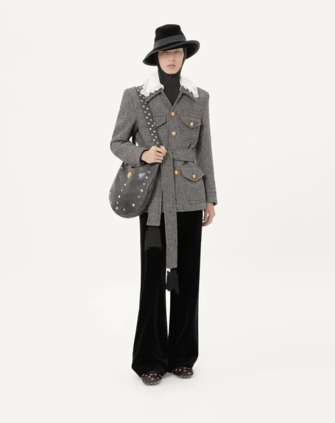 Chaqueta safari de lana con botones y cinturón de Valentino Chaqueta safari de lana con botones y cinturón de Valentino
