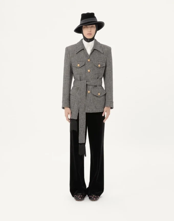 Chaqueta safari de lana con botones y cinturón de Valentino Chaqueta safari de lana con botones y cinturón de Valentino