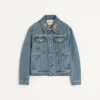 Chaqueta vaquera con bordados de abalorios y bordes estampados Chaqueta vaquera con bordados de abalorios y bordes estampados