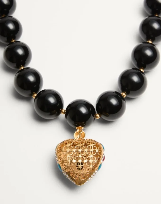 Collar Coeur Royal de metal, resina, esmalte y cristales Swarovski®.