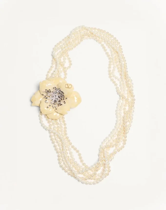 Collar Fleur Lumineuse en metal, esmalte, perlas y tela