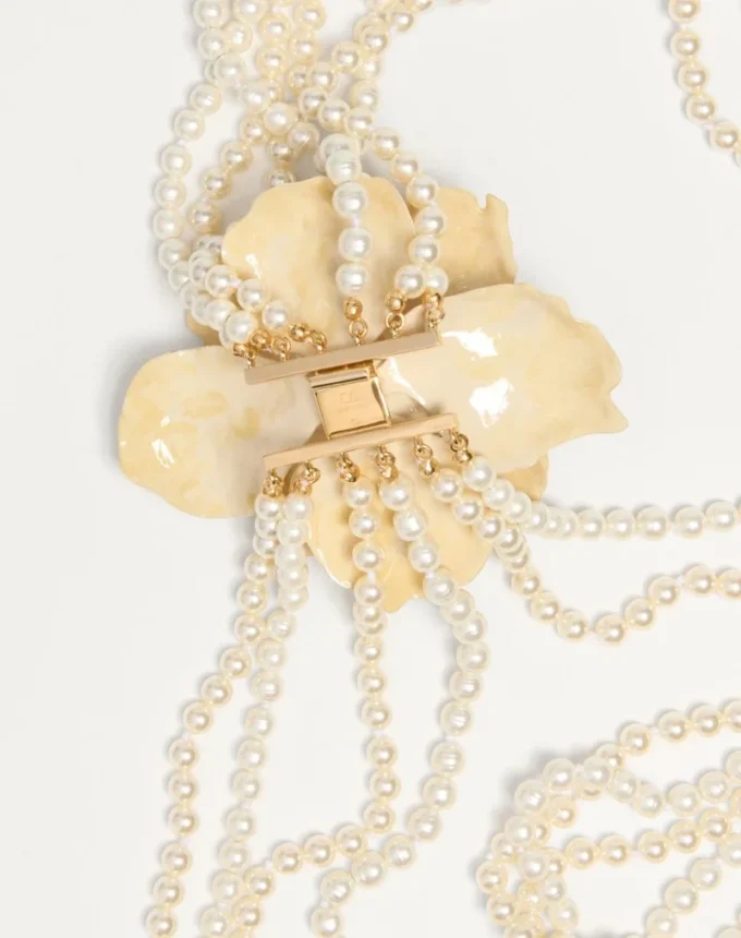 Collar Fleur Lumineuse en metal, esmalte, perlas y tela