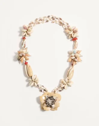 Collar Jardin Aquatique en metal, esmalte, tela, conchas, coral y perlas naturales