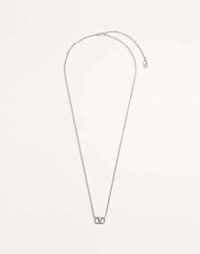 Collar metálico con logotipo Vlogo