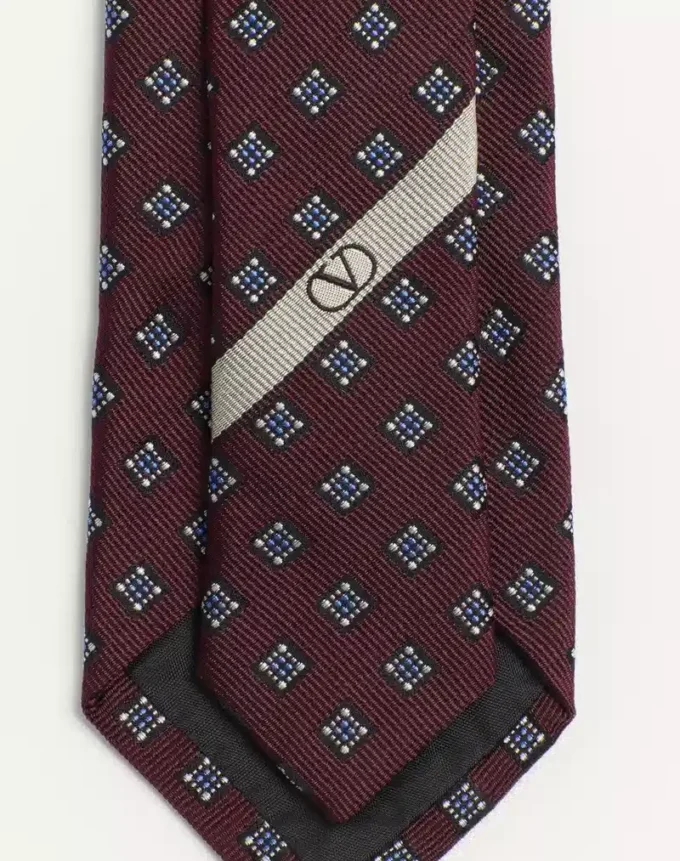 Corbata de seda con microcuadros de Valentino Corbata de seda con microcuadros de Valentino