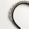 Diadema de lana y seda con bordados de Valentino