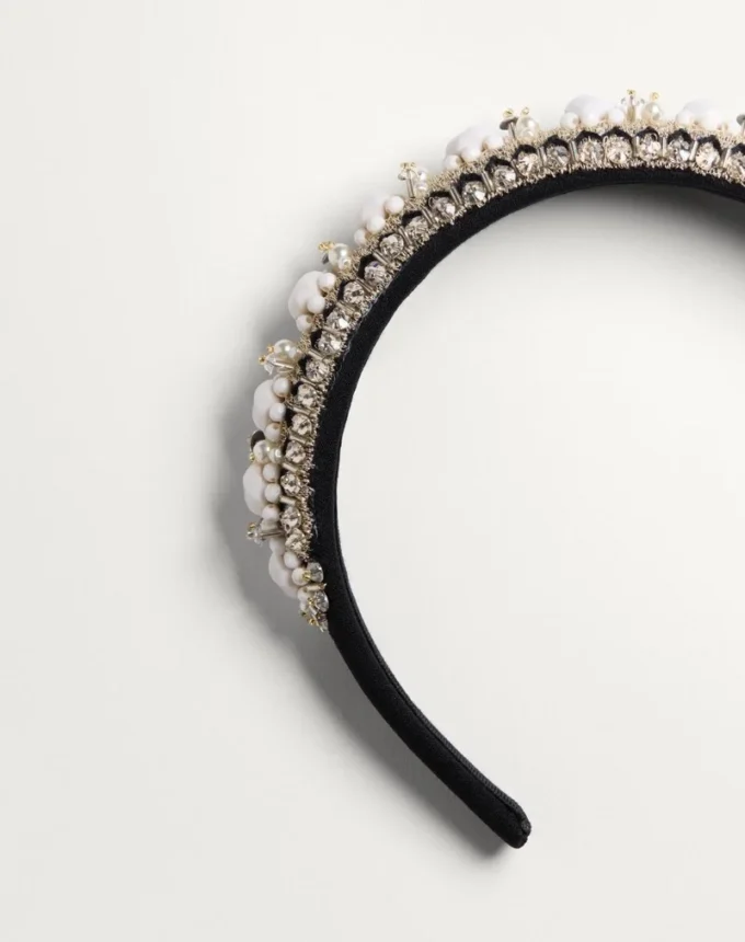 Diadema de lana y seda con bordados de Valentino