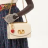 Dije para bolso Coeur Royal con llavero en metal y esmalte Dije para bolso Coeur Royal con llavero en metal y esmalte