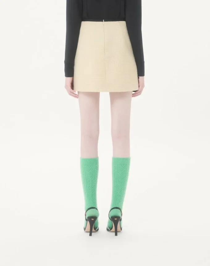 Falda corta de tweed de lana liso