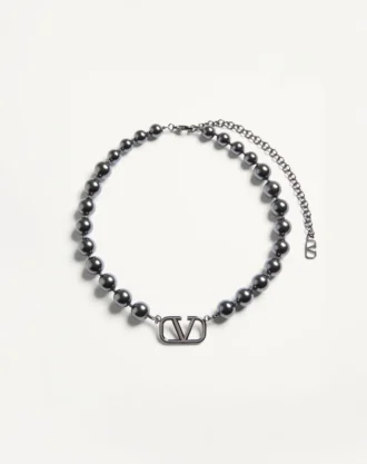 Gargantilla metálica con el logotipo VLogo y perlas Swarovski® Gargantilla metálica con el logotipo VLogo y perlas Swarovski®