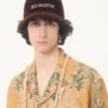 Gorra de béisbol de terciopelo con bordado de Chez Valentino