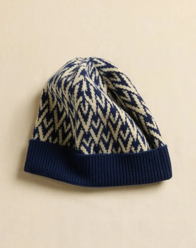 Gorro de lana de punto con firma Toute La V