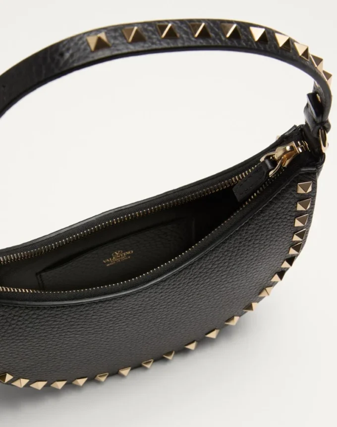Mini bolso hobo Rockstud en piel de becerro granulada Mini bolso hobo Rockstud en piel de becerro granulada