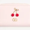 Mini cartera con cremallera Cherryfic en piel de becerro granulada Mini cartera con cremallera Cherryfic en piel de becerro granulada