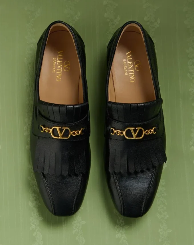 Mocasines de piel de cabrito con flecos y logotipo VLogo Mocasines de piel de cabrito con flecos y logotipo VLogo
