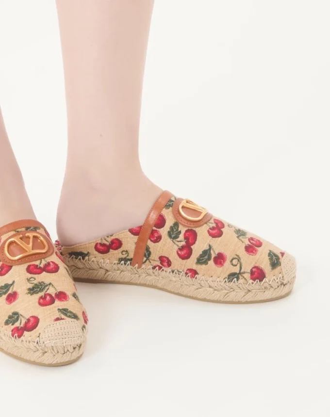 Mules Vlogo Signature con motivo Cherryfic de 25 mm