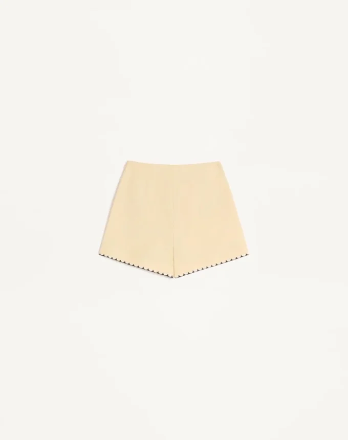 Pantalones cortos bordados