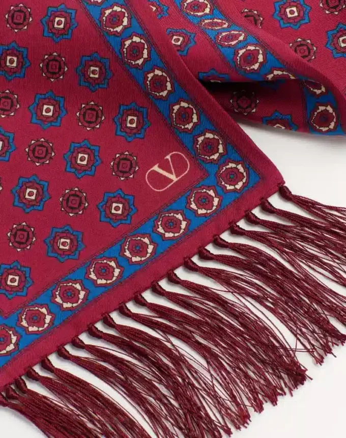 Pañuelo bandeau de seda con flecos