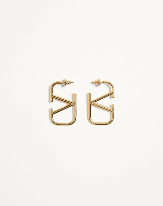 Pendientes metálicos con el logotipo VLogo