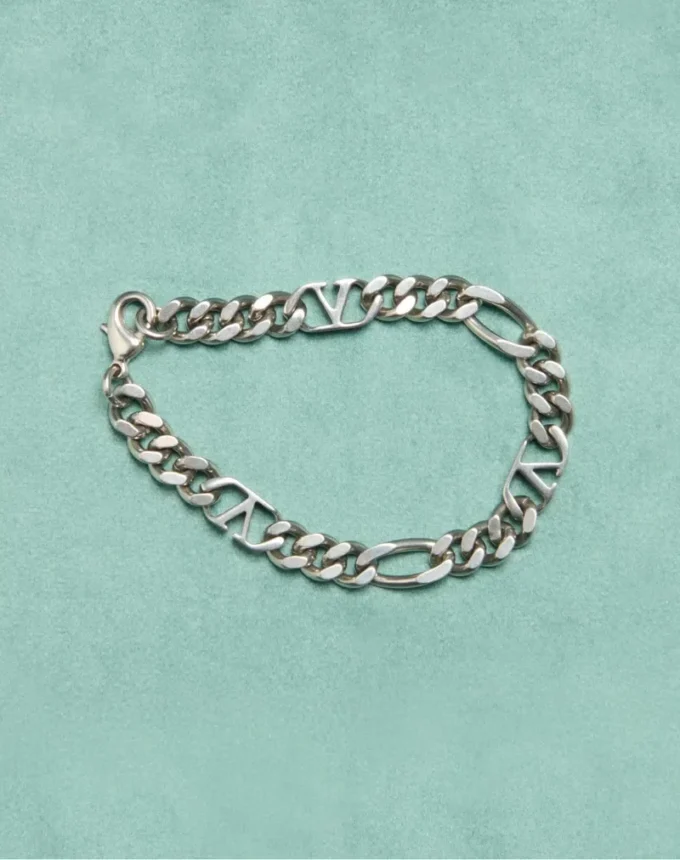 Pulsera de metal con el logotipo VLogo Pulsera de metal con el logotipo VLogo