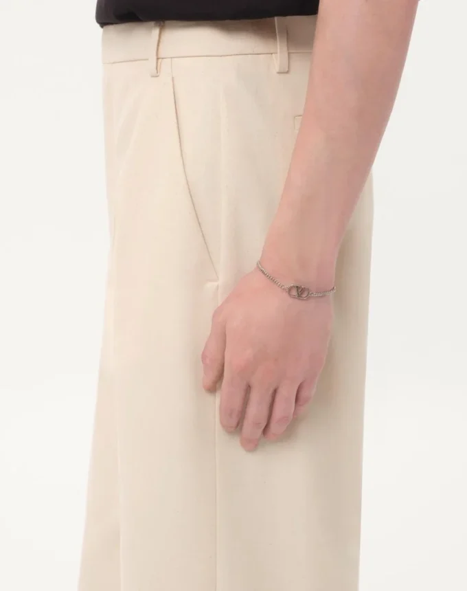 Pulsera metálica con el logotipo de Valentino Garavani Pulsera metálica con el logotipo de Valentino Garavani