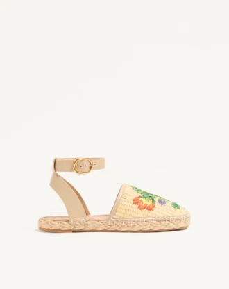 Sandalias Bribri de rafia con bordado floral