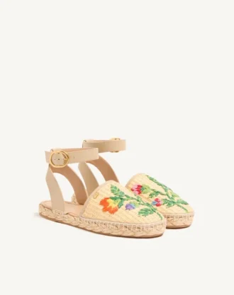 Sandalias Bribri de rafia con bordado floral