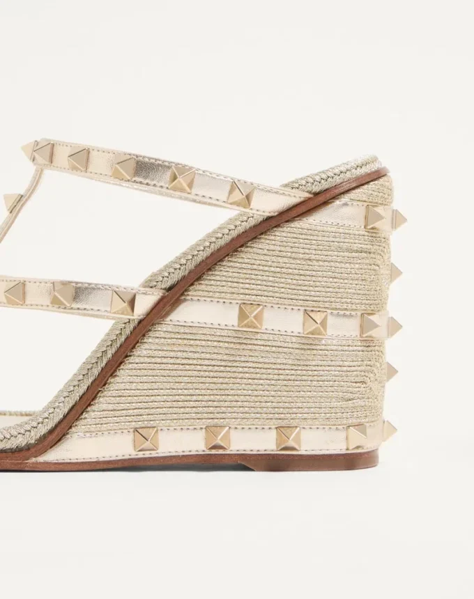 Sandalias con cuña Rockstud en napa laminada con bordado Cornely 100 mm