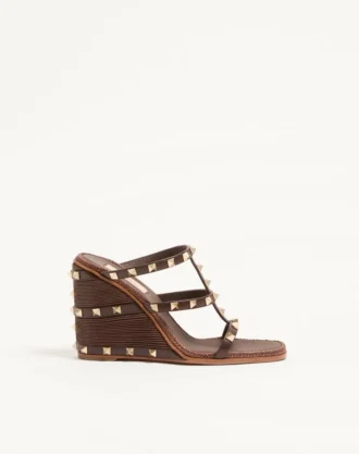 Sandalias con cuña Rockstud en piel de becerro con bordado Cornely de 100 mm