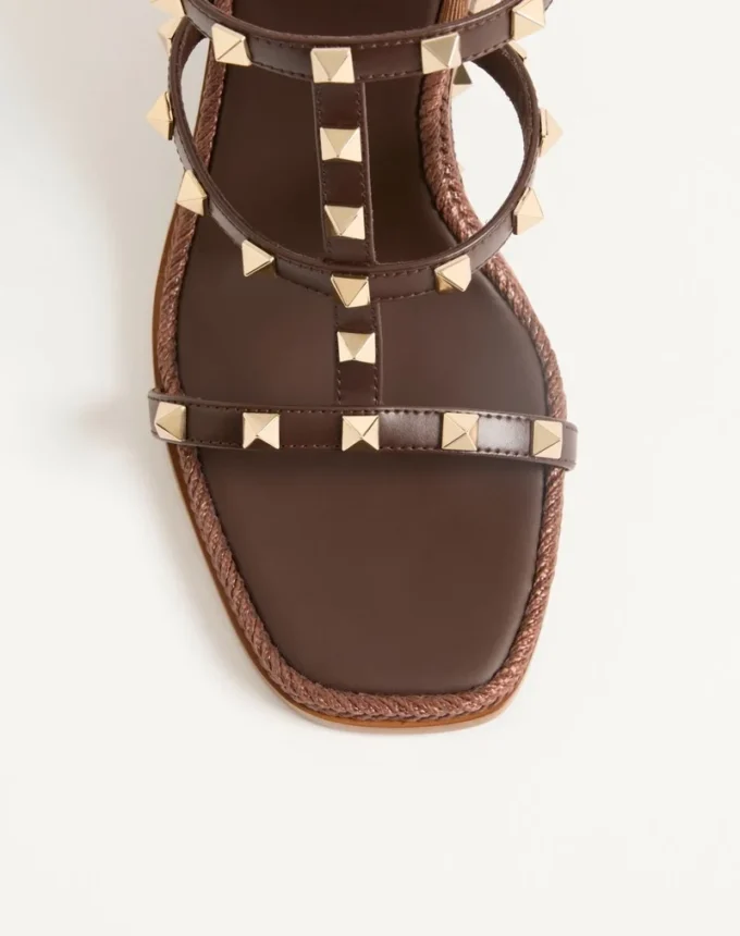 Sandalias con cuña Rockstud en piel de becerro con bordado Cornely de 100 mm