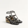 Sandalias con cuña Rockstud en piel de becerro con bordado de cuadros de 80 mm