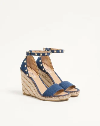 Sandalias con doble cuña Rockstud en denim de 105 mm