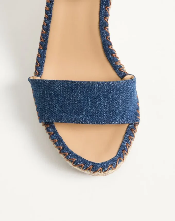 Sandalias con doble cuña Rockstud en denim de 105 mm Sandalias con doble cuña Rockstud en denim de 105 mm