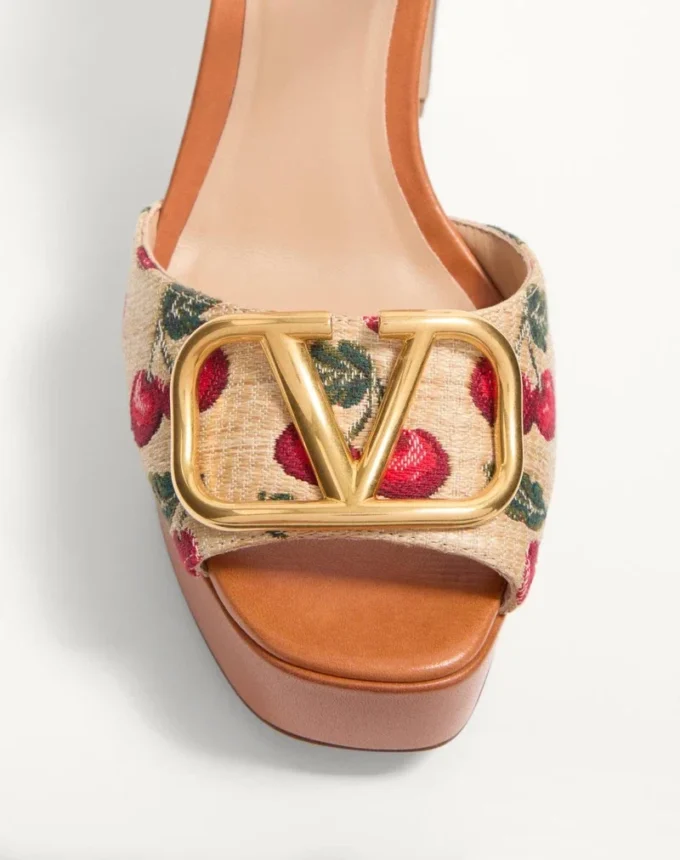 Sandalias con plataforma Vlogo Signature Cherryfic de 115 mm Sandalias con plataforma Vlogo Signature Cherryfic de 115 mm