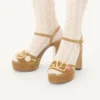 Sandalias con plataforma VLogo Signature en piel serrada con bordado floral de 115 mm Sandalias con plataforma VLogo Signature en piel serrada con bordado floral de 115 mm