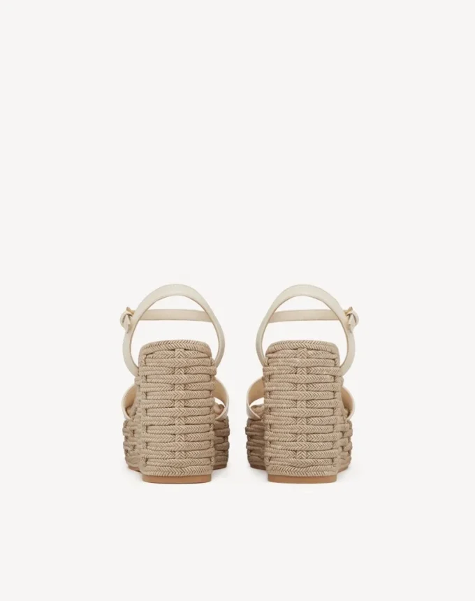 Sandalias de cuña con aberturas Vlogo en piel de becerro 110 mm Sandalias de cuña con aberturas Vlogo en piel de becerro 110 mm