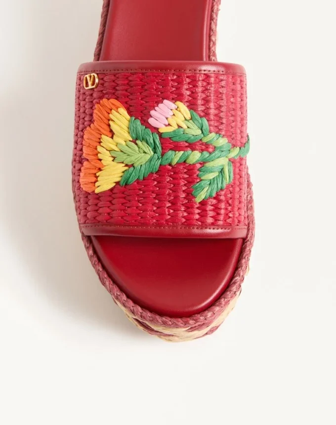 Sandalias de cuña de rafia Bribri con bordado floral de 65 mm Sandalias de cuña de rafia Bribri con bordado floral de 65 mm