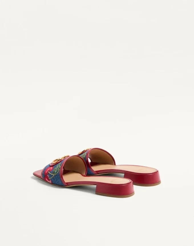 Sandalias de denim con plataforma Vlogo Signature y bordado Cherryfic de 20 mm