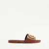 Sandalias deslizantes con el logotipo VLogo en piel de vacuno granulada con accesorio Sandalias deslizantes con el logotipo VLogo en piel de vacuno granulada con accesorio
