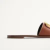 Sandalias deslizantes con el logotipo VLogo en piel de vacuno granulada con accesorio Sandalias deslizantes con el logotipo VLogo en piel de vacuno granulada con accesorio