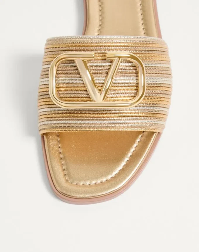 Sandalias deslizantes de piel metalizada con el logotipo VLogo y bordado Cornely